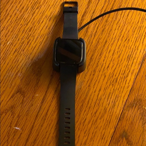 Fitbit versa - Picture 1 of 1